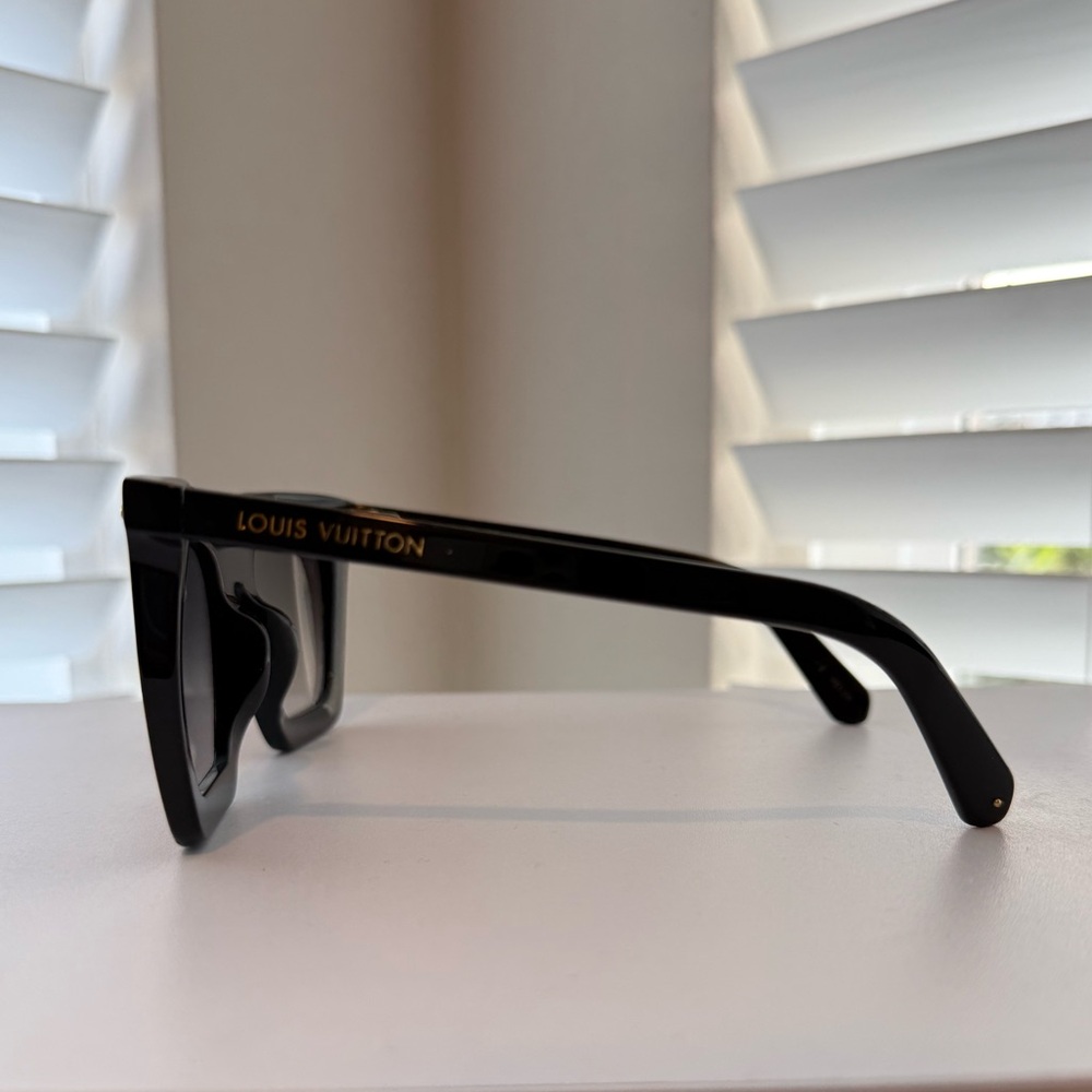 AUTHENTIC Louis Vuitton Black Sunglasses - Picture 6 of 10